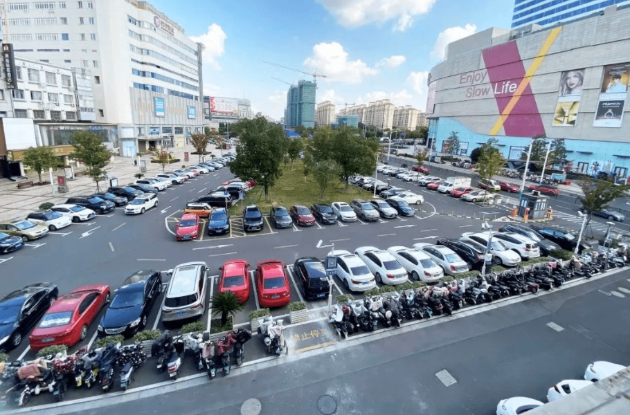 政务中心停车场