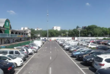 西区农贸市场生态停车场