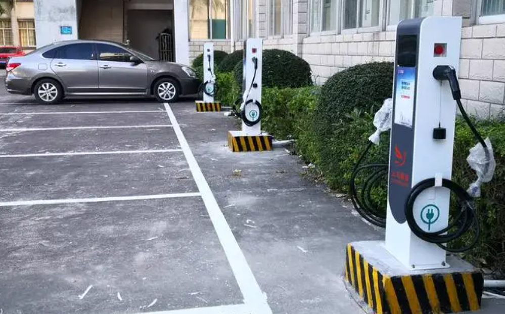 杨源乡政府充电站