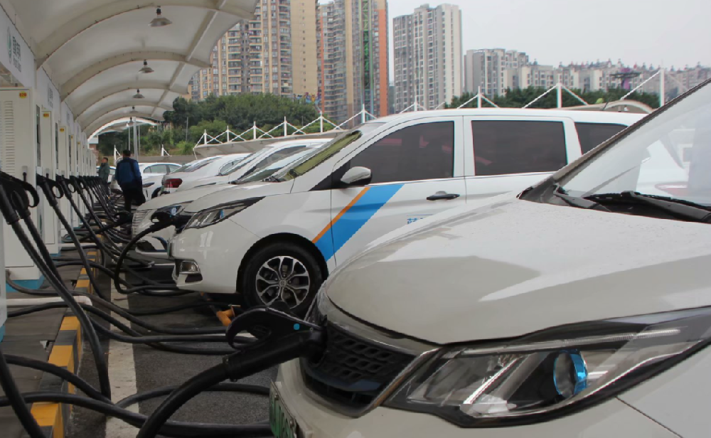 石屯西津村委充电站